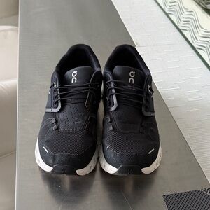 On cloud Running womens Black and White Athletic Shoes 10/42